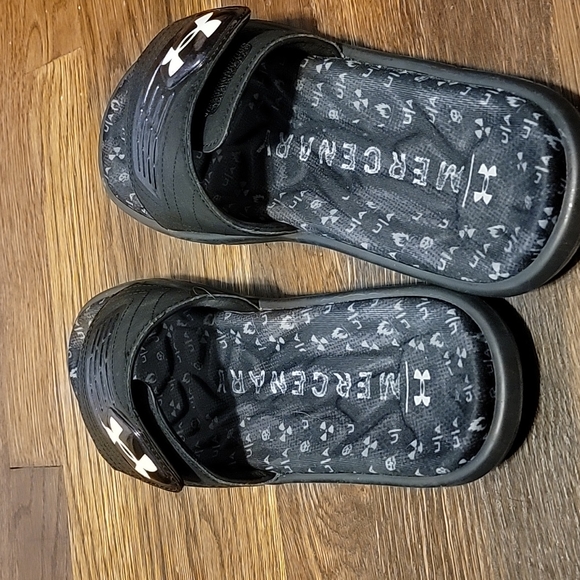 Under Armour Slides - Picture 3 of 5